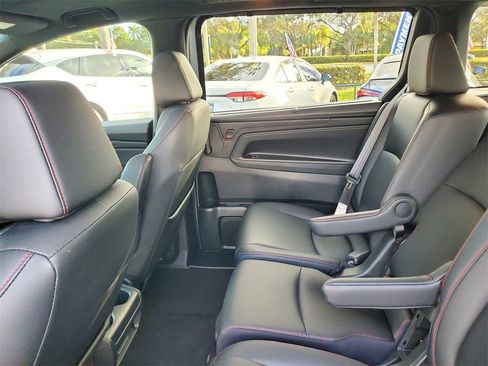 Used 2023 Honda Odyssey Sport image 12
