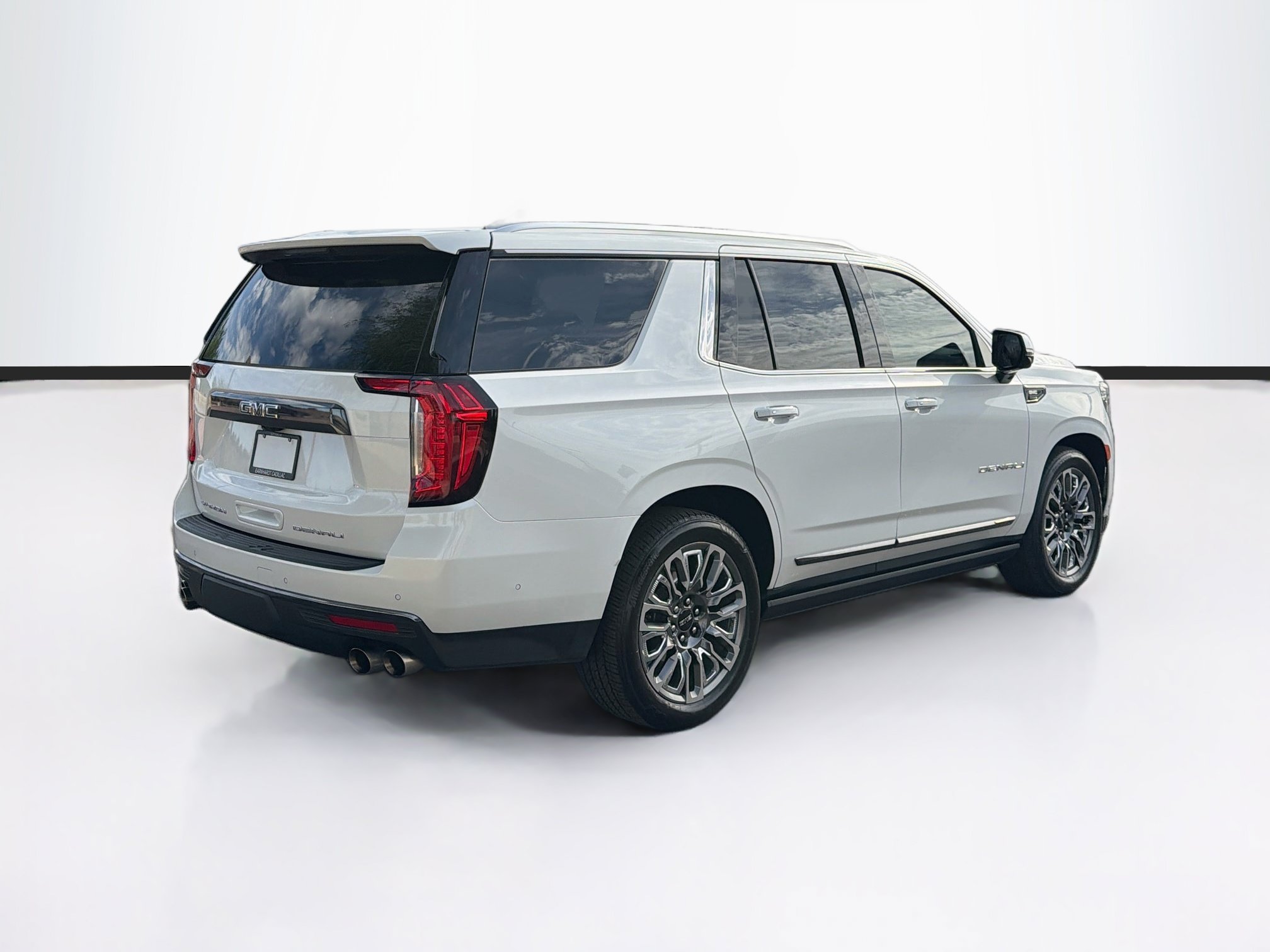 Used 2023 GMC Yukon Denali Ultimate AWD/4WD image 5