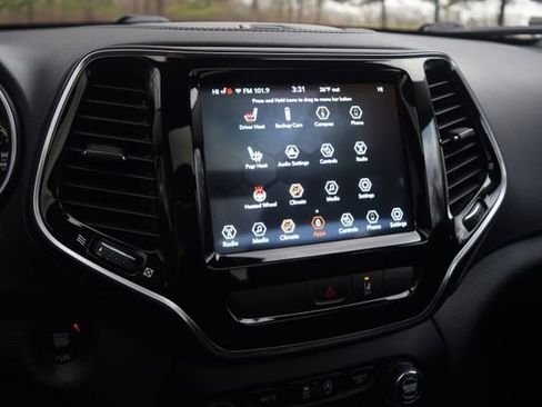 Used 2022 Jeep Cherokee Limited AWD/4WD image 9
