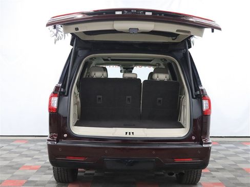 Used 2020 Lincoln Navigator Reserve w/ Equipment Group 201A Reserve AWD/4WD image 6