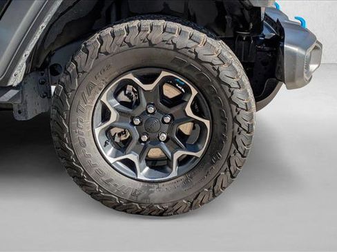 Used 2023 Jeep Wrangler Unlimited Rubicon 4xe image 17