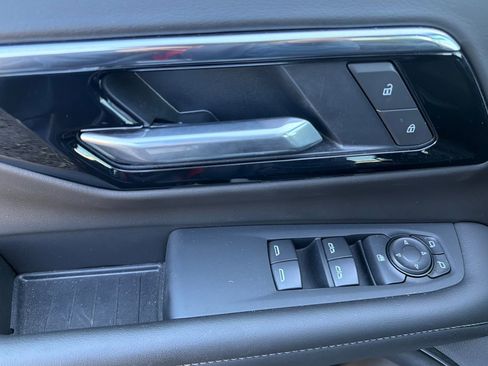 Used 2025 Chevrolet Suburban LS w/ Max Trailering Package image 8