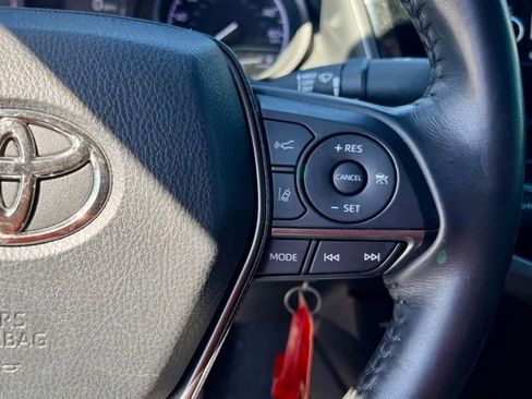 Used 2022 Toyota Camry SE image 24