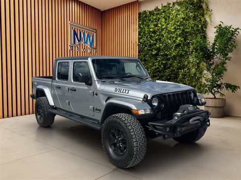 Used 2021 Jeep Gladiator Sport AWD/4WD image 1