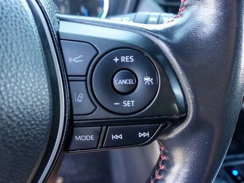 Used 2022 Toyota RAV4 SE image 15