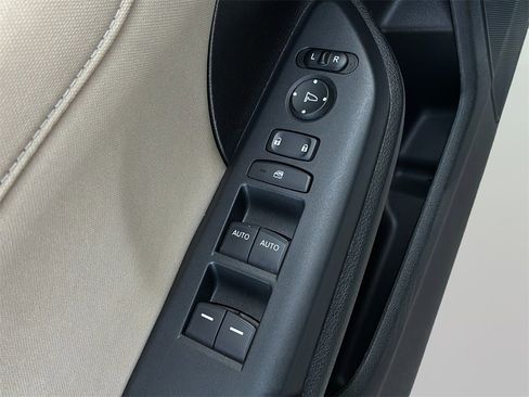 Used 2018 Honda Civic EX image 9