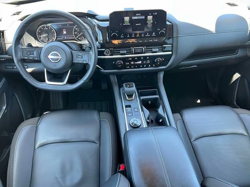 Used 2023 Nissan Pathfinder SL AWD/4WD image 12