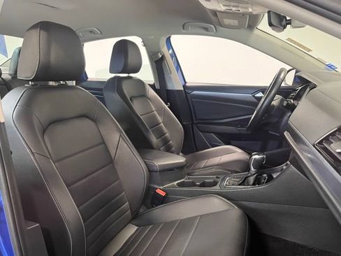 Used 2024 Volkswagen Jetta SE image 10