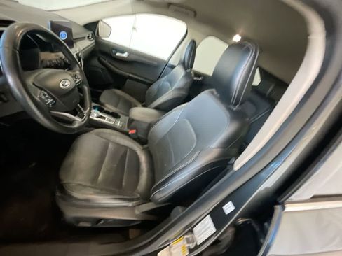 Used 2020 Ford Escape Titanium image 11