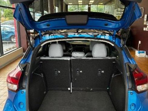 Used 2021 Nissan Kicks SR w/ SR Premium Package FWD image 13