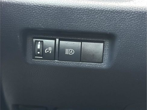 Used 2020 Toyota RAV4 XLE image 27