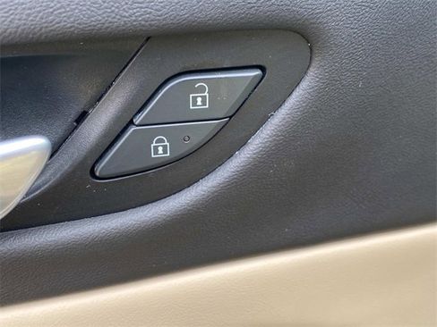 Used 2023 Cadillac Escalade Premium Luxury w/ Performance Package image 15