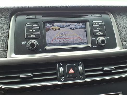 Used 2016 Kia Optima LX FWD image 18
