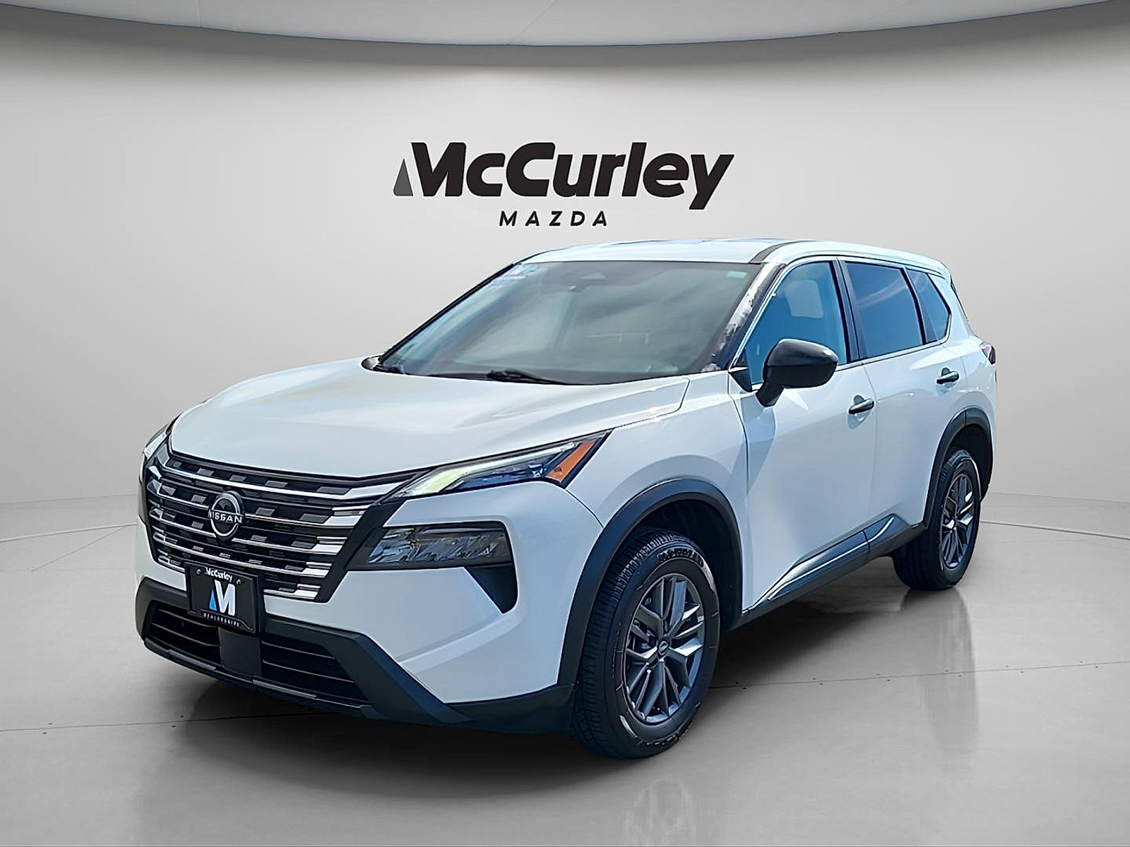 Used 2024 Nissan Rogue S AWD/4WD image 3