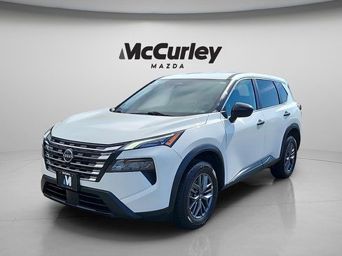 Used 2024 Nissan Rogue S AWD/4WD image 3