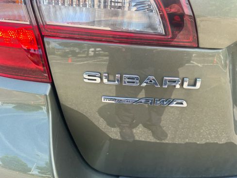 Used 2019 Subaru Outback 2.5i Premium AWD/4WD image 16