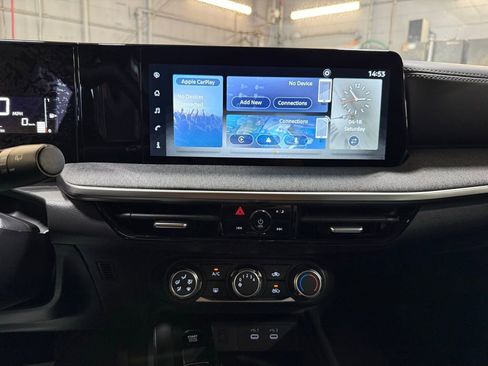 Used 2025 Nissan Kicks SV w/ Charging Package image 9