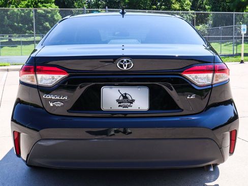 Used 2025 Toyota Corolla LE FWD image 16