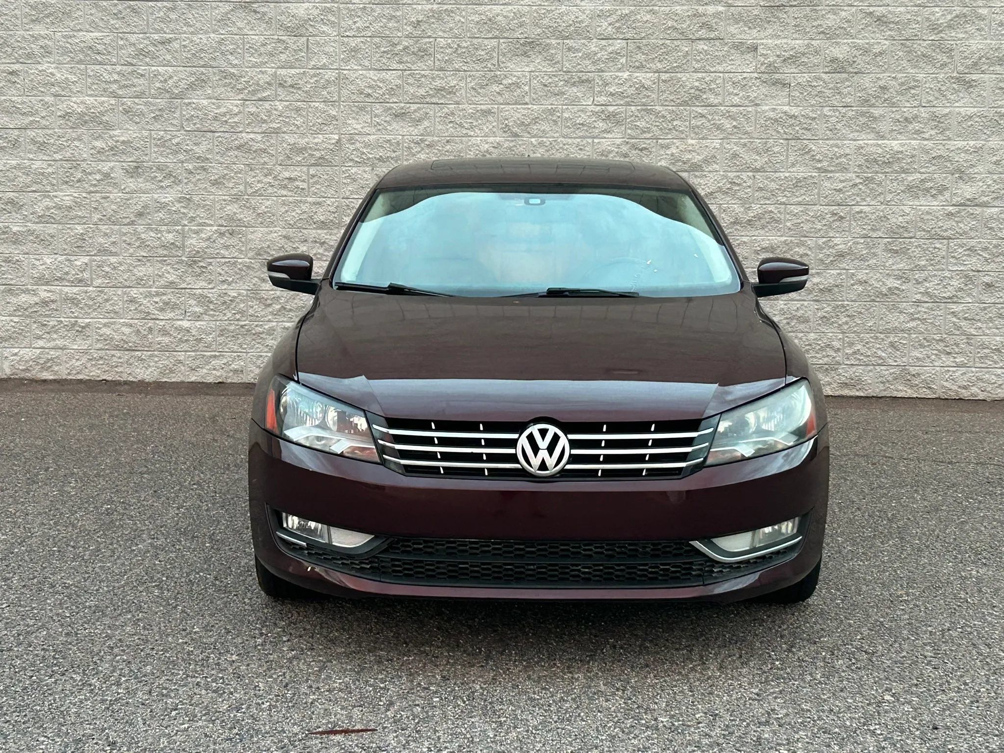 Used 2014 Volkswagen Passat TDI SEL Premium FWD image 2