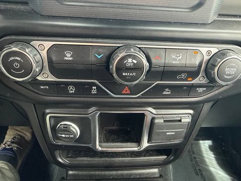 Used 2022 Jeep Wrangler Sport AWD/4WD image 22