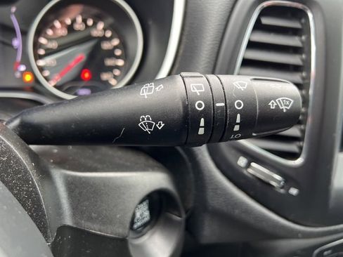 Certified 2019 Jeep Compass Latitude w/ Cold Weather Group image 19