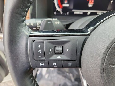 Used 2023 Nissan Pathfinder Platinum image 28