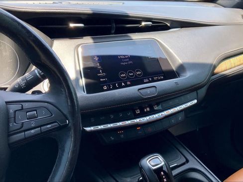 Used 2019 Cadillac XT4 Premium Luxury FWD image 7