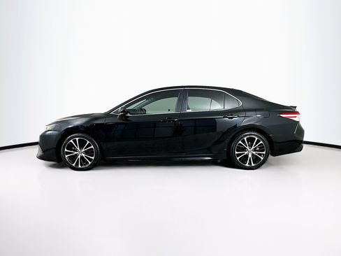 Used 2020 Toyota Camry SE image 4