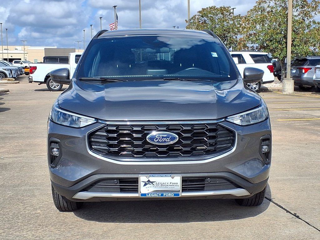 Used 2025 Ford Escape ST-Line Select AWD/4WD image 6