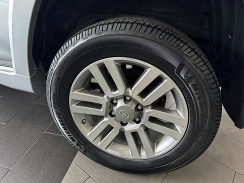 Used 2012 Toyota 4Runner Limited AWD/4WD image 41