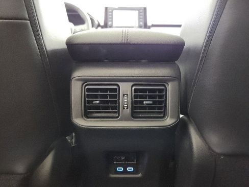 Used 2022 Toyota RAV4 XLE Premium image 30