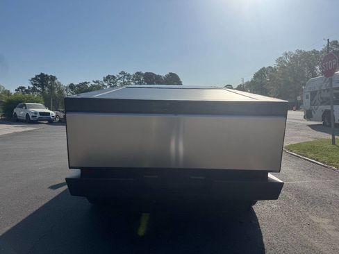 Used 2025 Tesla Cybertruck AWD Crew Cab image 5