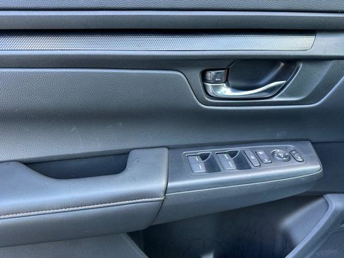 Used 2025 Honda CR-V Sport image 11