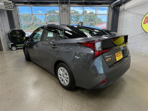 Used 2022 Toyota Prius LE FWD image 3