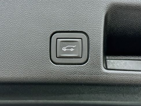 Used 2024 Chevrolet Equinox EV RS FWD image 30