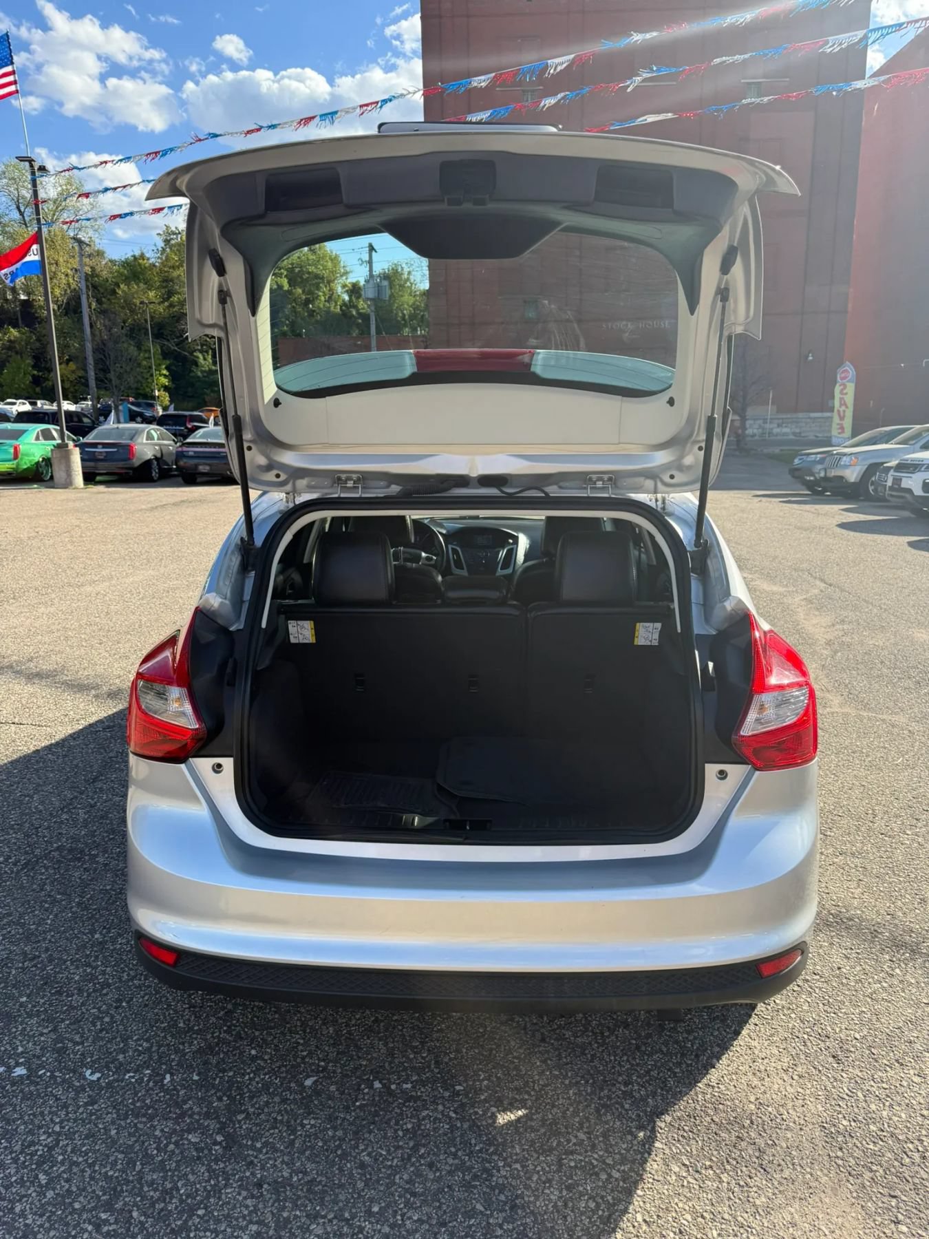 Used 2014 Ford Focus SE w/ Equipment Group 201A FWD image 10
