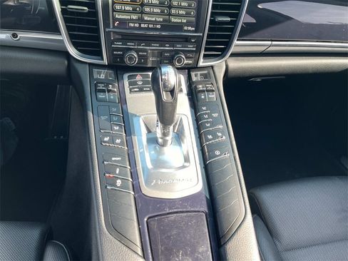 Used 2016 Porsche Panamera 2 image 25