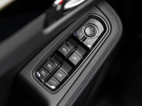 New 2026 Porsche Macan S image 19