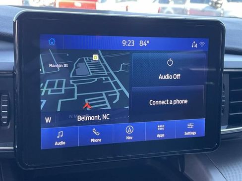Used 2022 Ford Explorer XLT w/ Equipment Group 202A RWD image 27