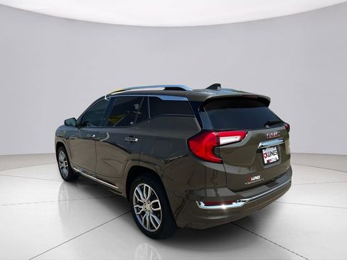 Used 2023 GMC Terrain Denali image 9