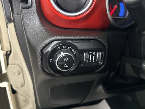 Used 2020 Jeep Gladiator Rubicon image 18