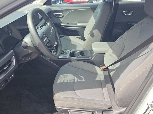 Used 2025 Kia K4 LXS image 6