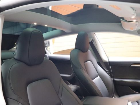 Used 2022 Tesla Model 3 Standard Range image 60