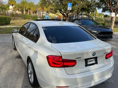 Used 2018 BMW 320i xDrive Sedan AWD/4WD image 6