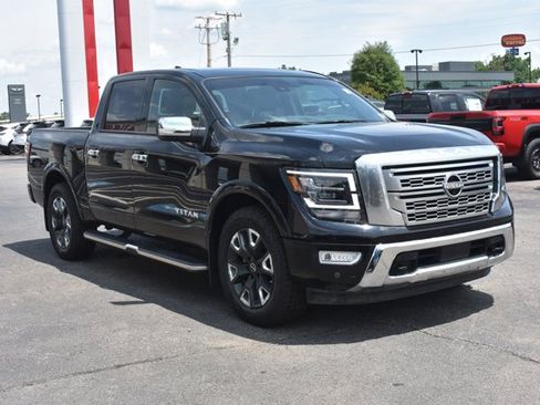Used 2023 Nissan Titan Platinum Reserve w/ Moonroof Package RWD image 3