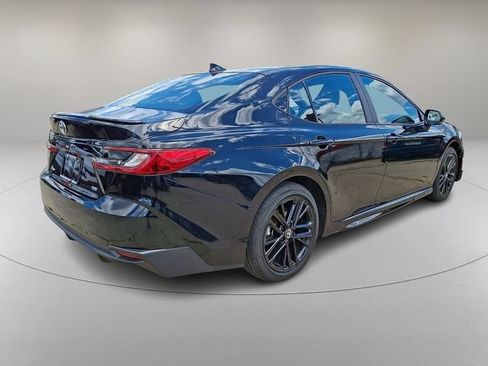 Used 2025 Toyota Camry SE FWD image 11