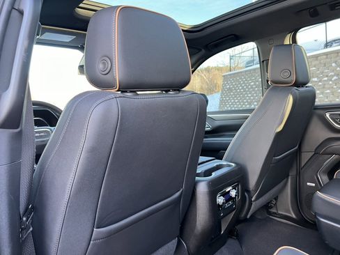 Used 2023 GMC Yukon XL AT4 image 36