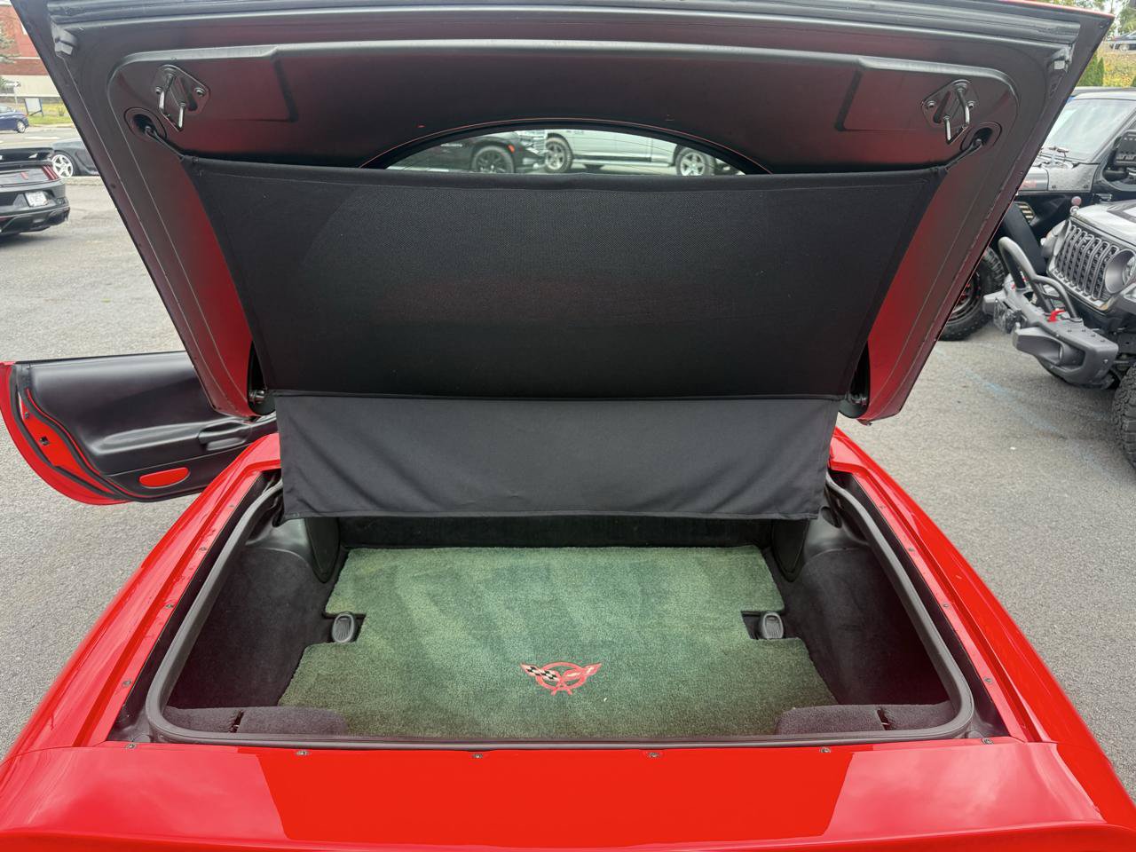 Used 1997 Chevrolet Corvette Coupe RWD image 19