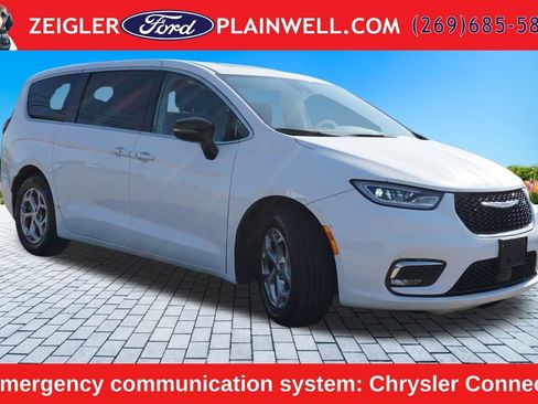 Used 2024 Chrysler Pacifica Limited FWD image 7