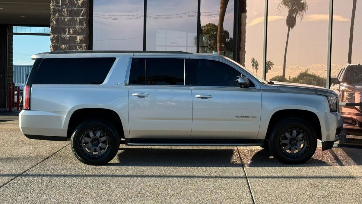 Used 2016 GMC Yukon XL SLT w/ Open Road Package RWD image 14